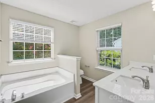 9828 Aventide Ln, Charlotte, NC 28215 - Photo 19