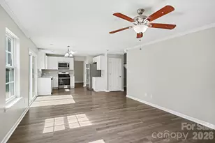 9828 Aventide Ln, Charlotte, NC 28215 - Photo 5