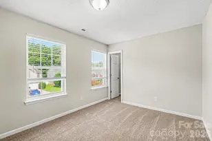 9828 Aventide Ln, Charlotte, NC 28215 - Photo 15