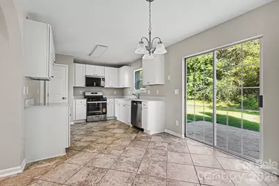 7824 Belchester Circle, Charlotte, NC 28215 - Photo 5