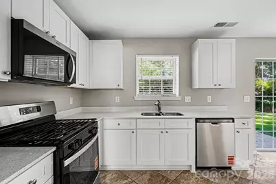 7824 Belchester Circle, Charlotte, NC 28215 - Photo 7