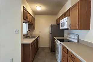 9605 Vinca Cir, Charlotte, NC 28213 - Photo 11