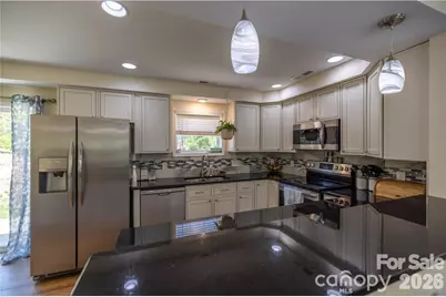 101 Towne Place, Clyde, NC 28721 - Photo 7