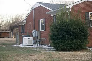2727 N Moore Rd, Robbins, NC 27325 - Photo 3