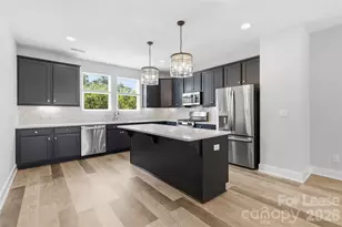 371 S Bruns Ave, Charlotte, NC 28208 - Photo 9