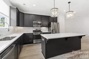 371 S Bruns Ave, Charlotte, NC 28208 - Photo 11