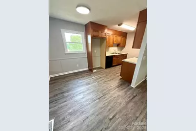 130 N Arlington Avenue, Jonesville, NC 28642 - Photo 9