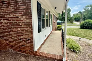 130 N Arlington Ave, Jonesville, NC 28642 - Photo 3