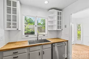 2330 Roswell Ave, Charlotte, NC 28207 - Photo 17