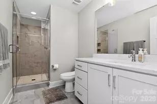 2024 Bryant Park Dr, Charlotte, NC 28208 - Photo 21