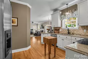 1042 Columbine Rd, Asheville, NC 28803 - Photo 11