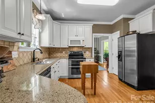 1042 Columbine Rd, Asheville, NC 28803 - Photo 13