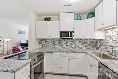 6027 Crape Myrtle Lane, Charlotte, NC 28216 - Photo 5