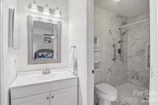6027 Crape Myrtle Ln, Charlotte, NC 28216 - Photo 15