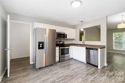 2721 Fairstone Avenue, Charlotte, NC 28269 - Photo 5