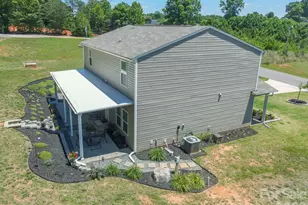 150 4 Andrews Dr, Harmony, NC 28634 - Photo 3