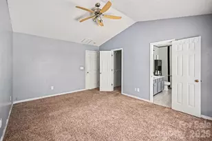 10026 Dauphine Dr, Charlotte, NC 28216 - Photo 19
