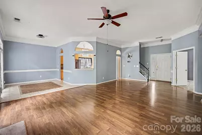 10026 Dauphine Drive, Charlotte, NC 28216 - Photo 9