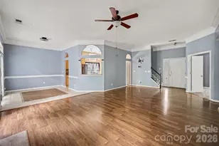 10026 Dauphine Dr, Charlotte, NC 28216 - Photo 9