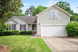 10026 Dauphine Dr, Charlotte, NC 28216 - Photo 1
