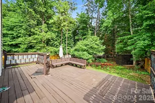 10026 Dauphine Dr, Charlotte, NC 28216 - Photo 37