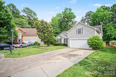 10026 Dauphine Drive, Charlotte, NC 28216 - Photo 3