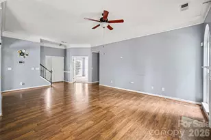 10026 Dauphine Dr, Charlotte, NC 28216 - Photo 5