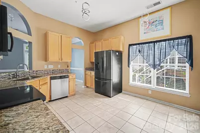 10026 Dauphine Drive, Charlotte, NC 28216 - Photo 17