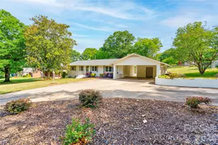 809 Forest Hills Dr, Shelby, NC 28150 - Photo 3