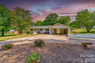 809 Forest Hills Dr, Shelby, NC 28150 - Photo 1