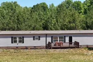 365 Guernsey Ln, Roebuck, SC 29376 - Photo 5