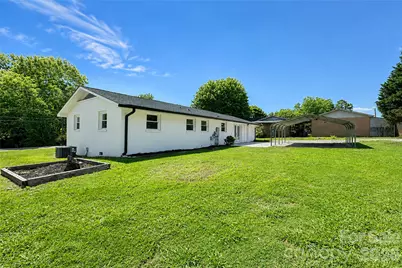2121 24th Street NE, Hickory, NC 28601 - Photo 25