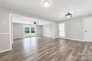 2121 24th St NE, Hickory, NC 28601 - Photo 9
