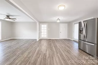 2121 24th Street NE, Hickory, NC 28601 - Photo 11