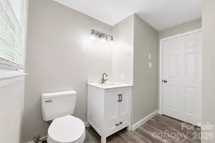 2121 24th St NE, Hickory, NC 28601 - Photo 13