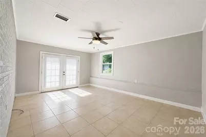 2121 24th Street NE, Hickory, NC 28601 - Photo 21