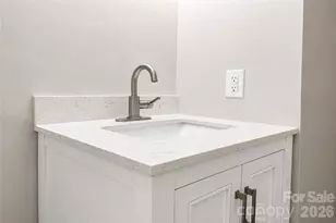 2121 24th St NE, Hickory, NC 28601 - Photo 15