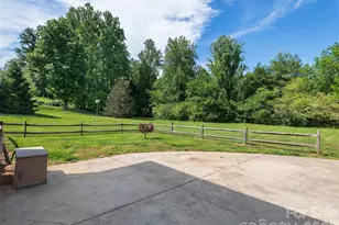 39 Beaumont Dr, Hendersonville, NC 28739 - Photo 25
