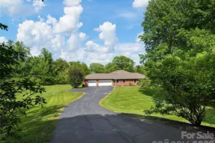 39 Beaumont Dr, Hendersonville, NC 28739 - Photo 27