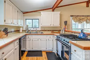 52 Gracelyn Rd, Asheville, NC 28804 - Photo 11