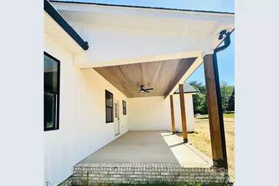 417 E 2nd Street, Faith, NC 29041 - Photo 3