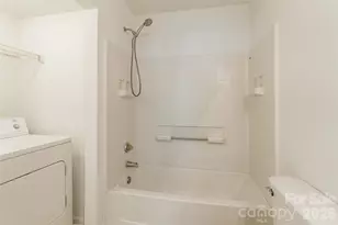 5840 Prescott Ct, Charlotte, NC 28269 - Photo 17
