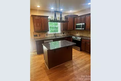 190 Meadow Glen Drive, Troutman, NC 28166 - Photo 5