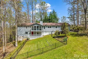 525 Maren Ct, Hendersonville, NC 28739 - Photo 3