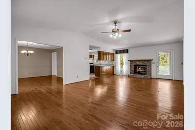525 Maren Court, Hendersonville, NC 28739 - Photo 5