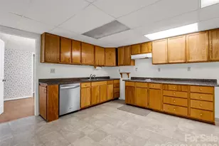 525 Maren Ct, Hendersonville, NC 28739 - Photo 23