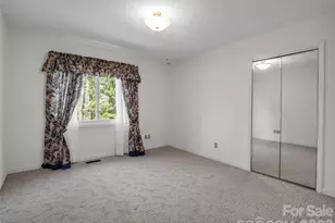 525 Maren Ct, Hendersonville, NC 28739 - Photo 21