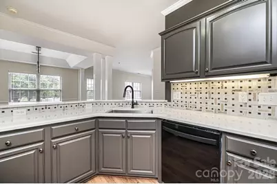 1410 4th Street Drive NW #201, Hickory, NC 28601 - Photo 13