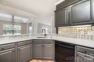 1410 4th St Dr NW, Hickory, NC 28601 - Photo 13