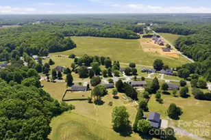 129 Salem Meadow Dr, Statesville, NC 28625 - Photo 5